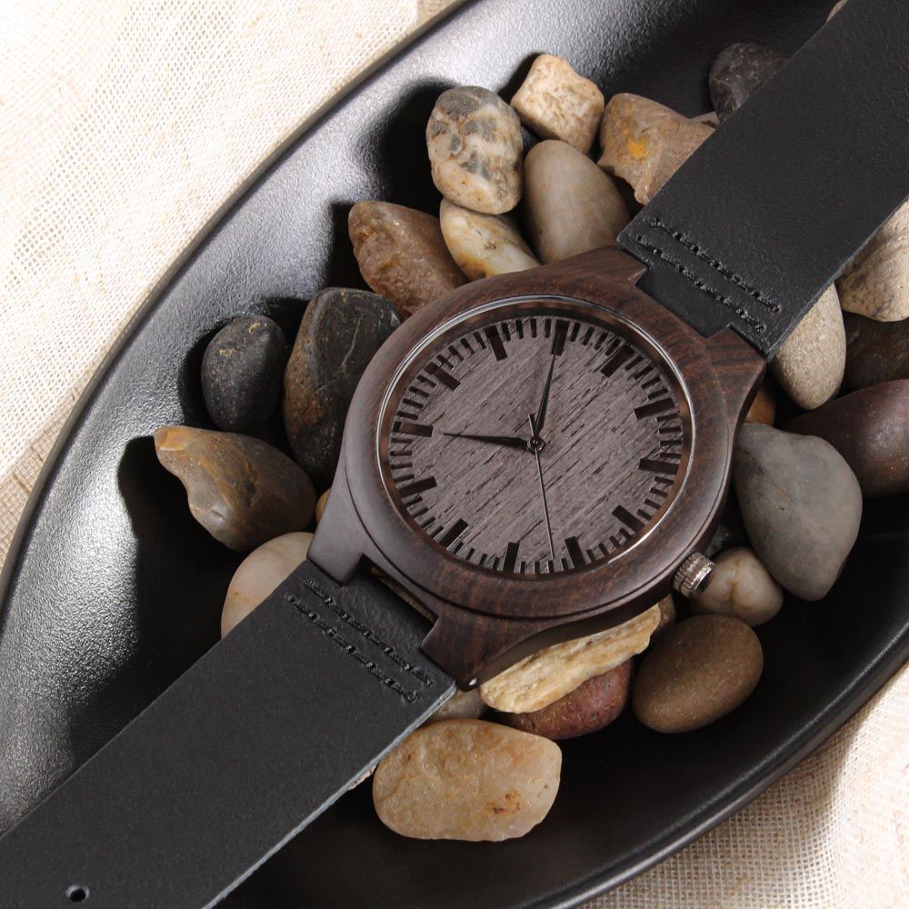 A mi hijo Amado - Los mejores capítulos de mi vida - Reloj de Madera Grabado Watches ShineOn Fulfillment 